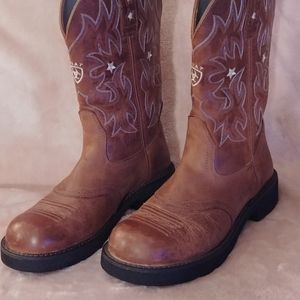 Ariat Womens sz9b. Probaby.Brown/Stars. Like FIRM